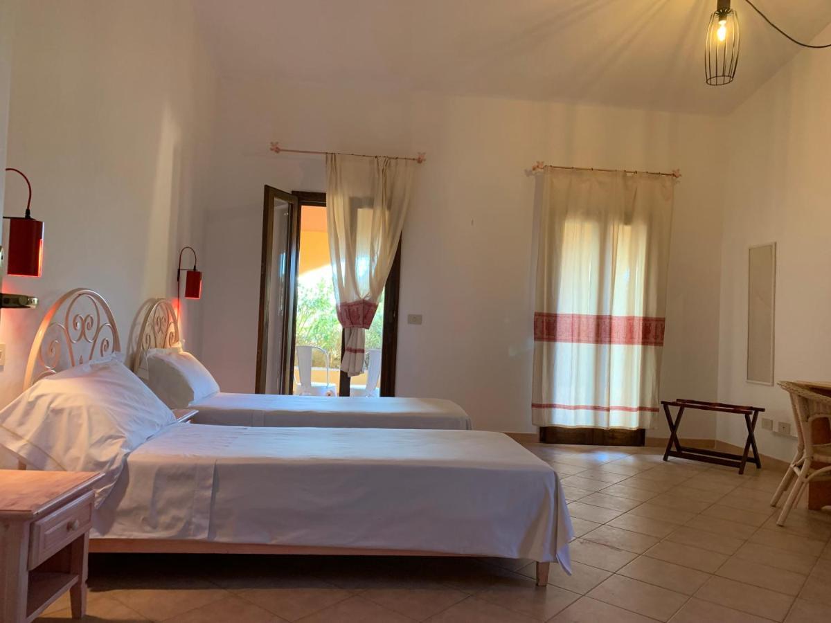 Godo Beach Hotel Baja Sardinia Εξωτερικό φωτογραφία