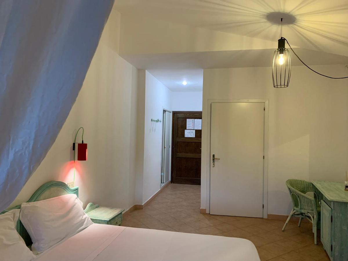 Godo Beach Hotel Baja Sardinia Εξωτερικό φωτογραφία