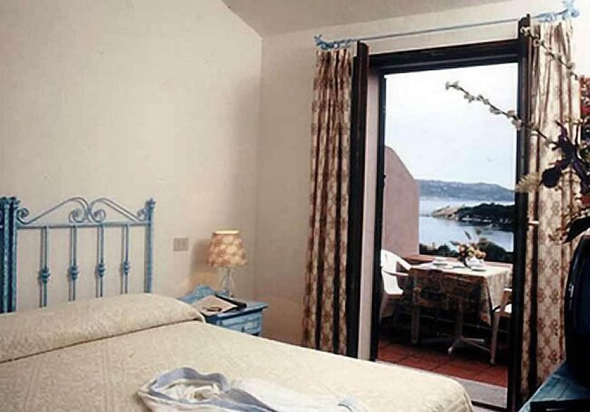 Godo Beach Hotel Baja Sardinia Εξωτερικό φωτογραφία