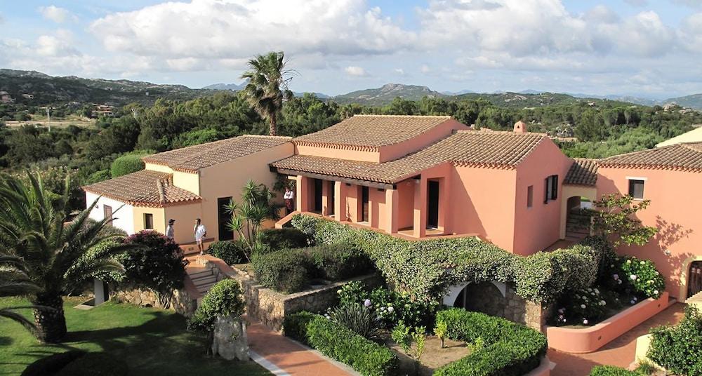 Godo Beach Hotel Baja Sardinia Εξωτερικό φωτογραφία