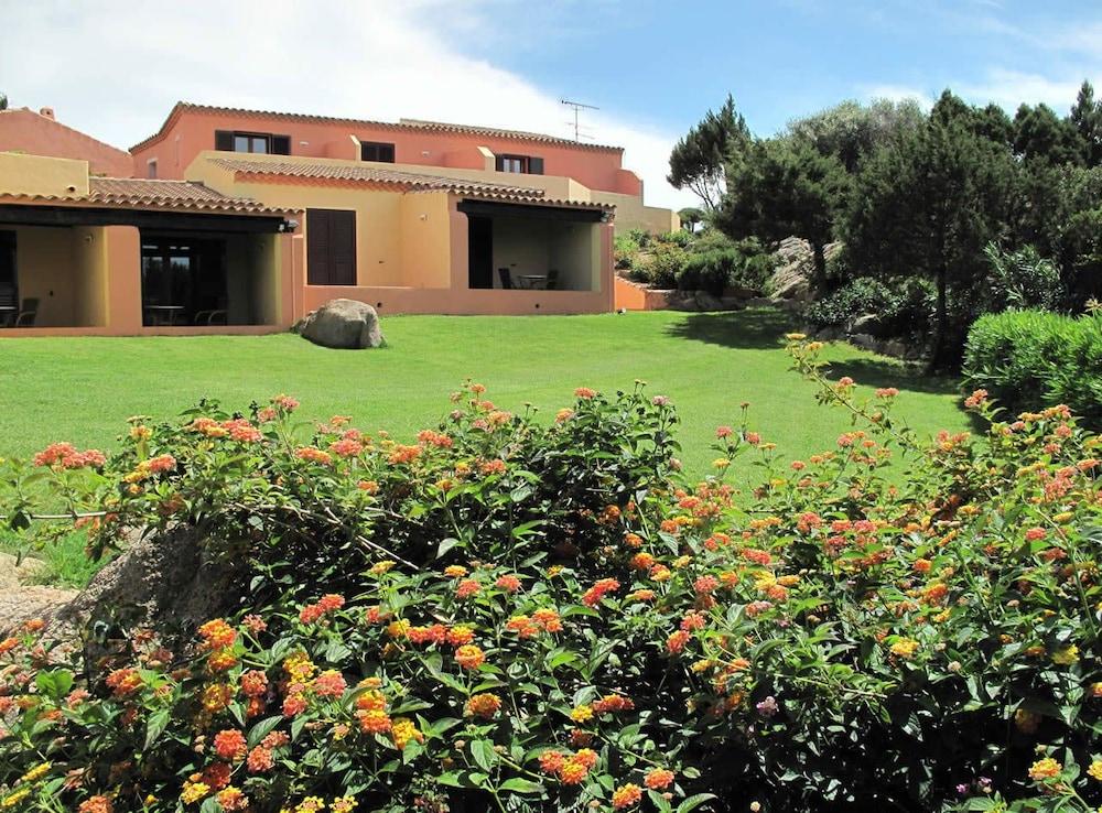 Godo Beach Hotel Baja Sardinia Εξωτερικό φωτογραφία