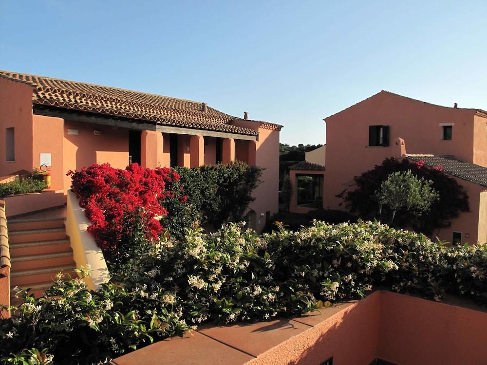 Godo Beach Hotel Baja Sardinia Εξωτερικό φωτογραφία