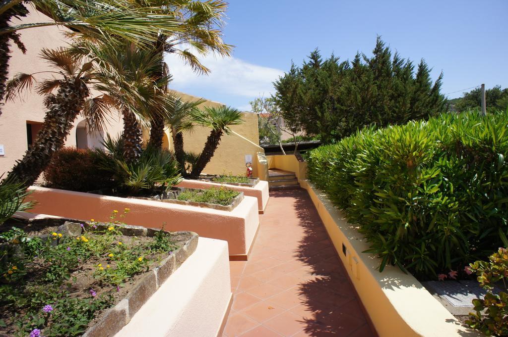 Godo Beach Hotel Baja Sardinia Εξωτερικό φωτογραφία